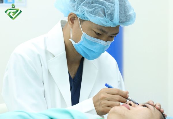 Bác sĩ phẫu thuật