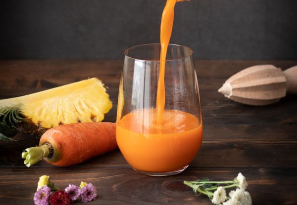 Nâng mũi uống nước cà rốt được không?