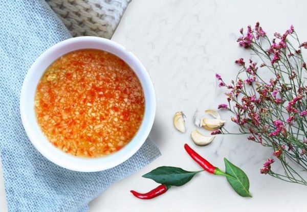 Sau nâng mũi ăn nước mắm được không?