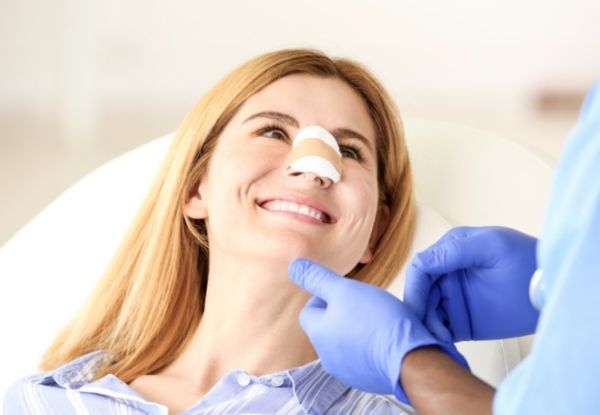 Nâng mũi bao lâu tháo nẹp mũi